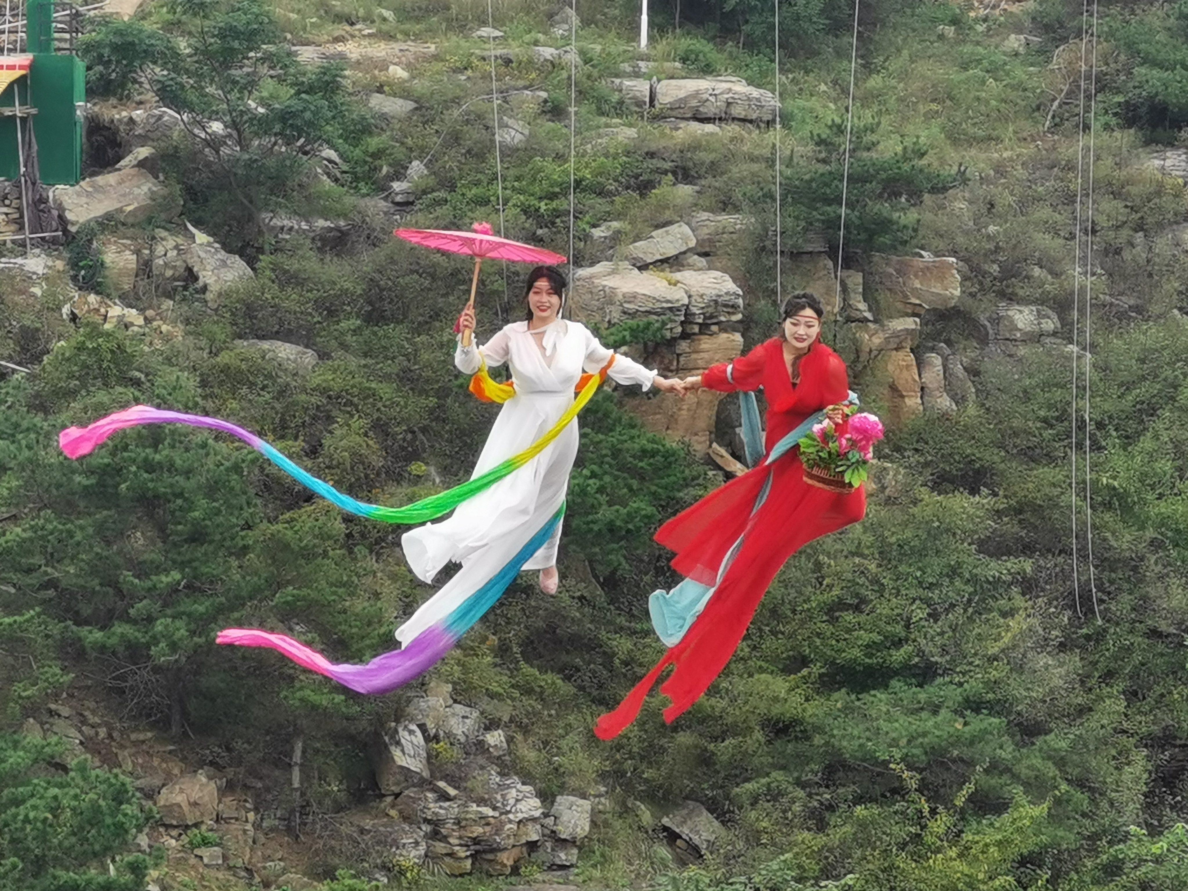 山东沂南-竹泉村红石寨威亚旅拍